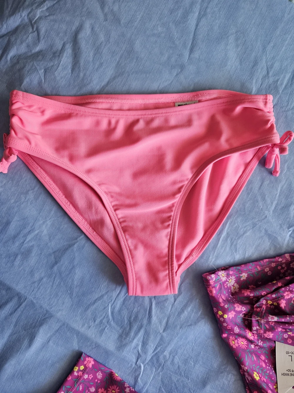This Weekend Academy girls' swimsuit set